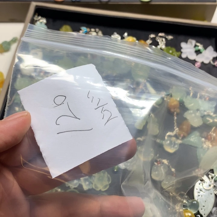 鱼***儿蛇纹石玉合金发夹