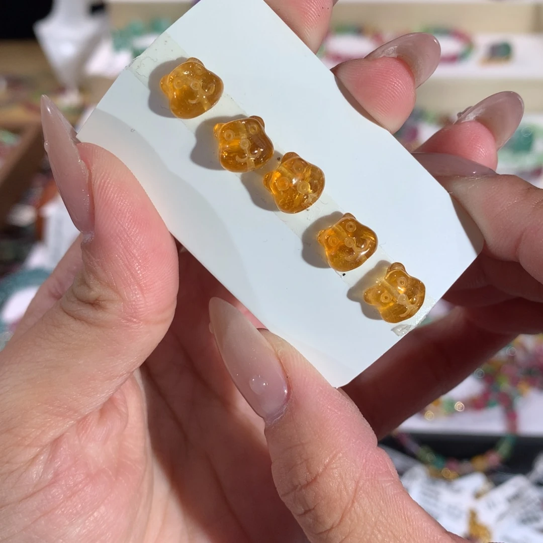 未镶嵌碧玺雕刻件多样性发其一