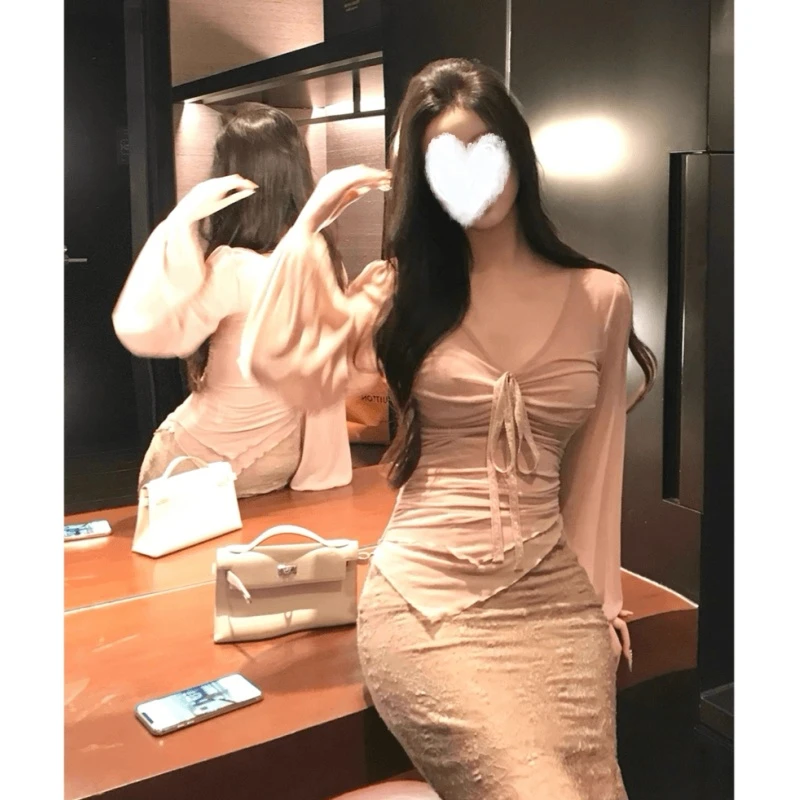 辣妹风绑带褶皱V领t恤2025秋季修身显瘦性感百搭气质洋气女上衣