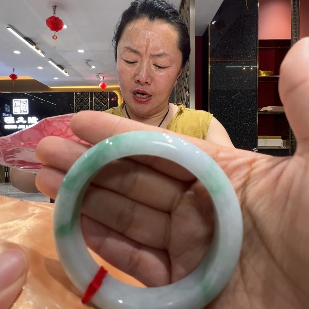 翡翠手镯未镶嵌…****～飘绿花，58.1