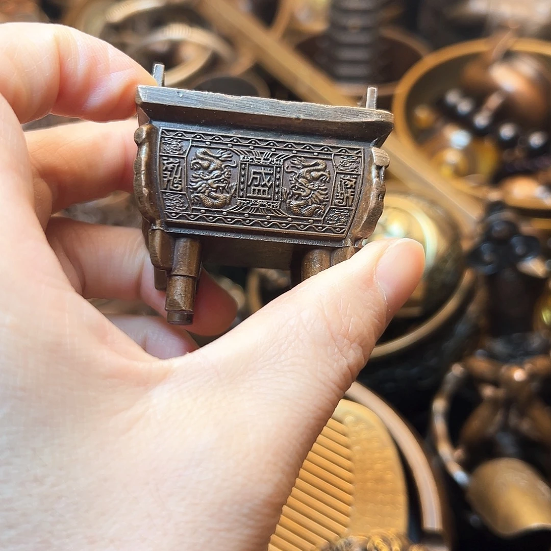 精美铜器工艺品等
