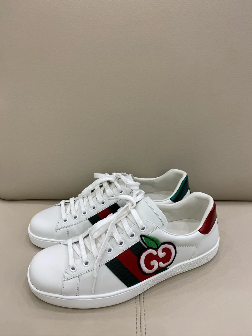 全新未使用 GUCCI/古驰 小白鞋 苹果图案 41.5码偏大适合42