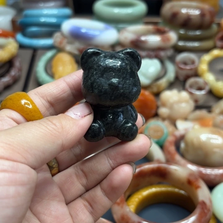 石英岩玉合金颈饰