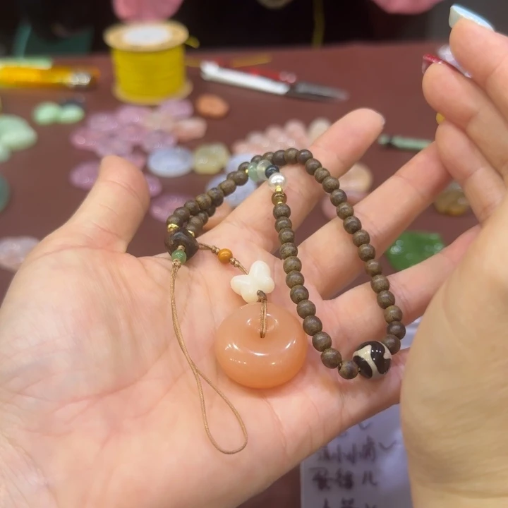 小***蕾未镶嵌手链和田玉