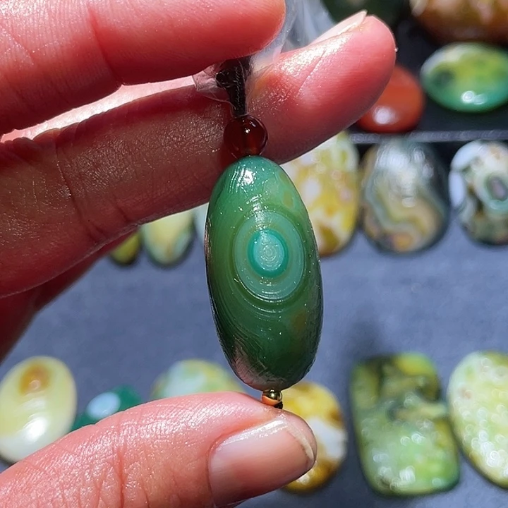 玛瑙/玉髓未镶嵌珠宝奇石