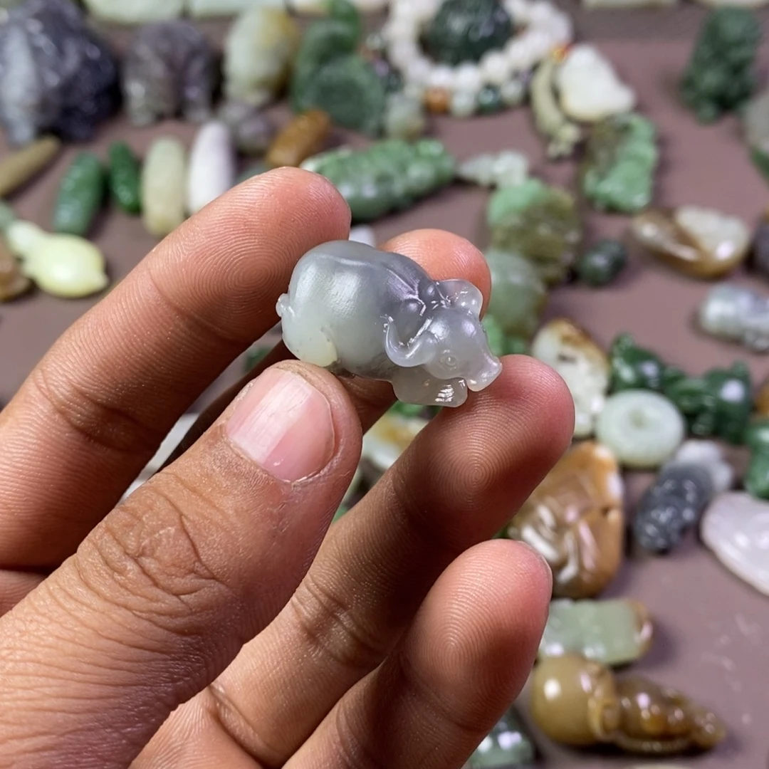 和田玉颈饰未镶嵌隔***火