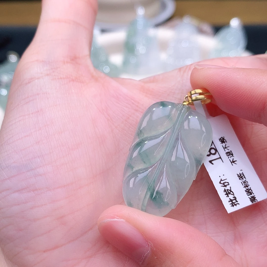 颈饰18K金镶嵌翡翠31.1-19.4-4.1