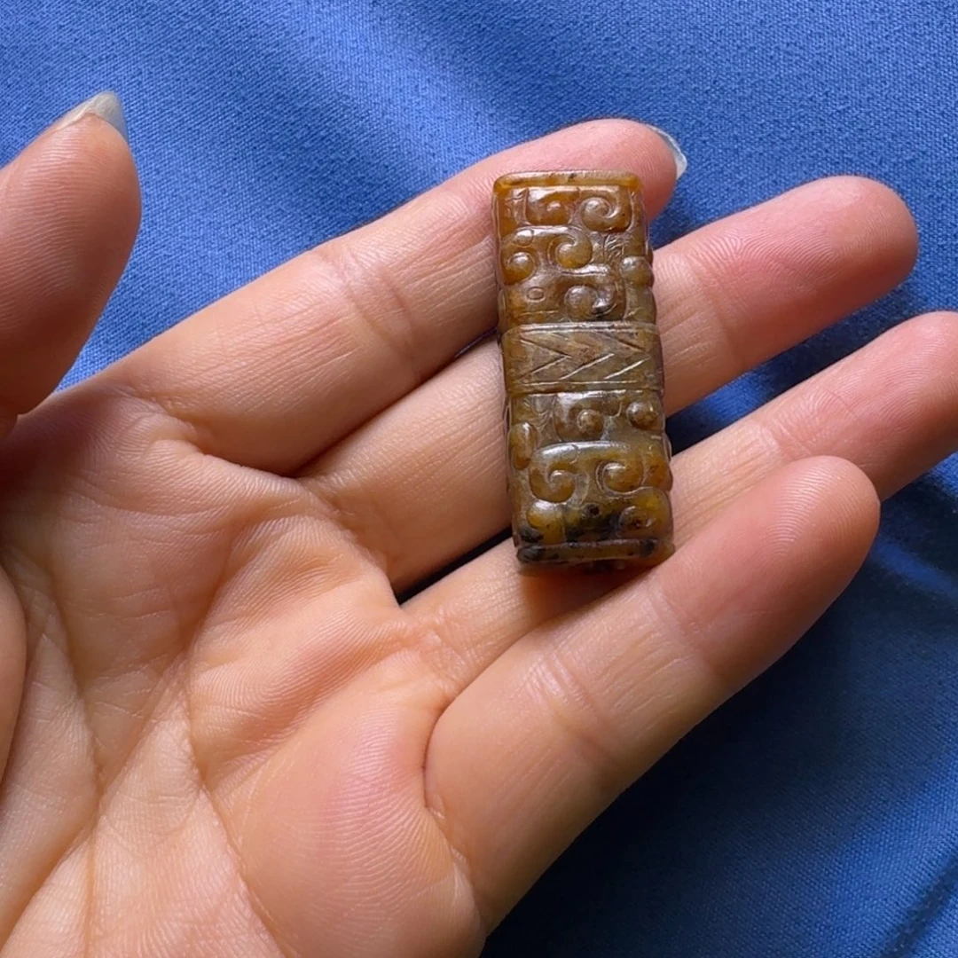 六***顺和田玉（糖玉）未镶嵌颈饰