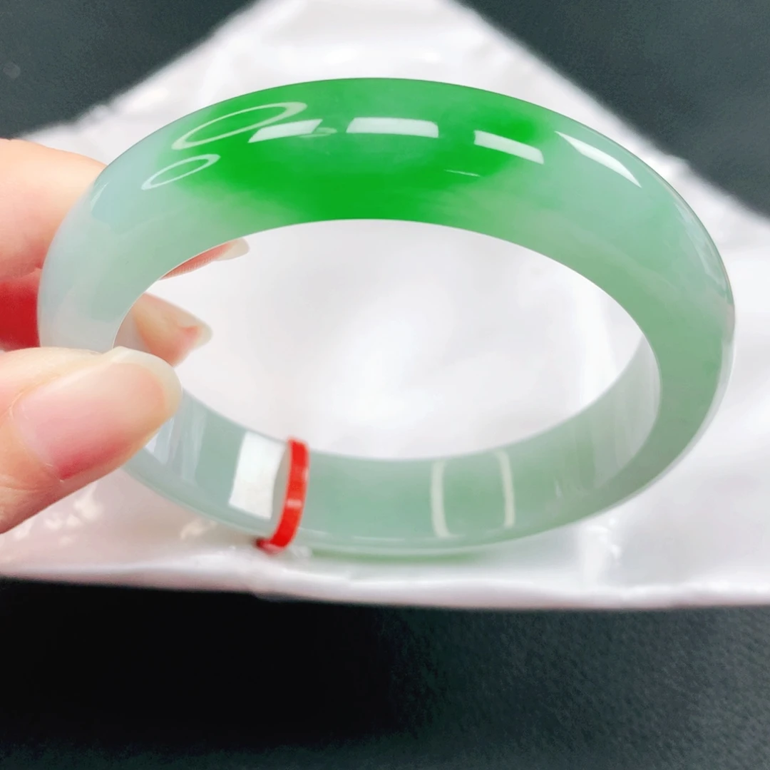 翡翠未镶嵌手镯57圈