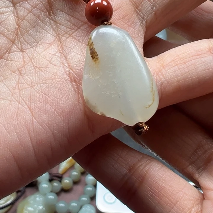 和田玉未镶嵌颈饰挂件