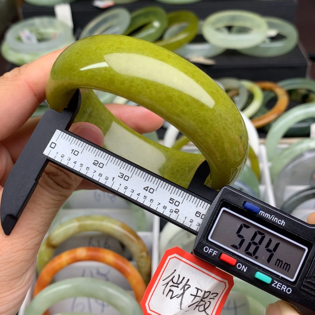 未镶嵌蛇纹石玉手镯610
