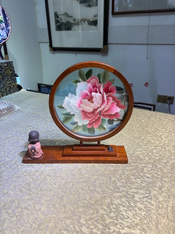 苏绣摆件红牡丹台灯高度26左右宽度30左右