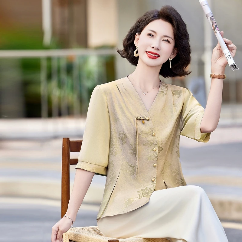 V领中老年女装国风端庄女装小衫中老年妈妈装宽松