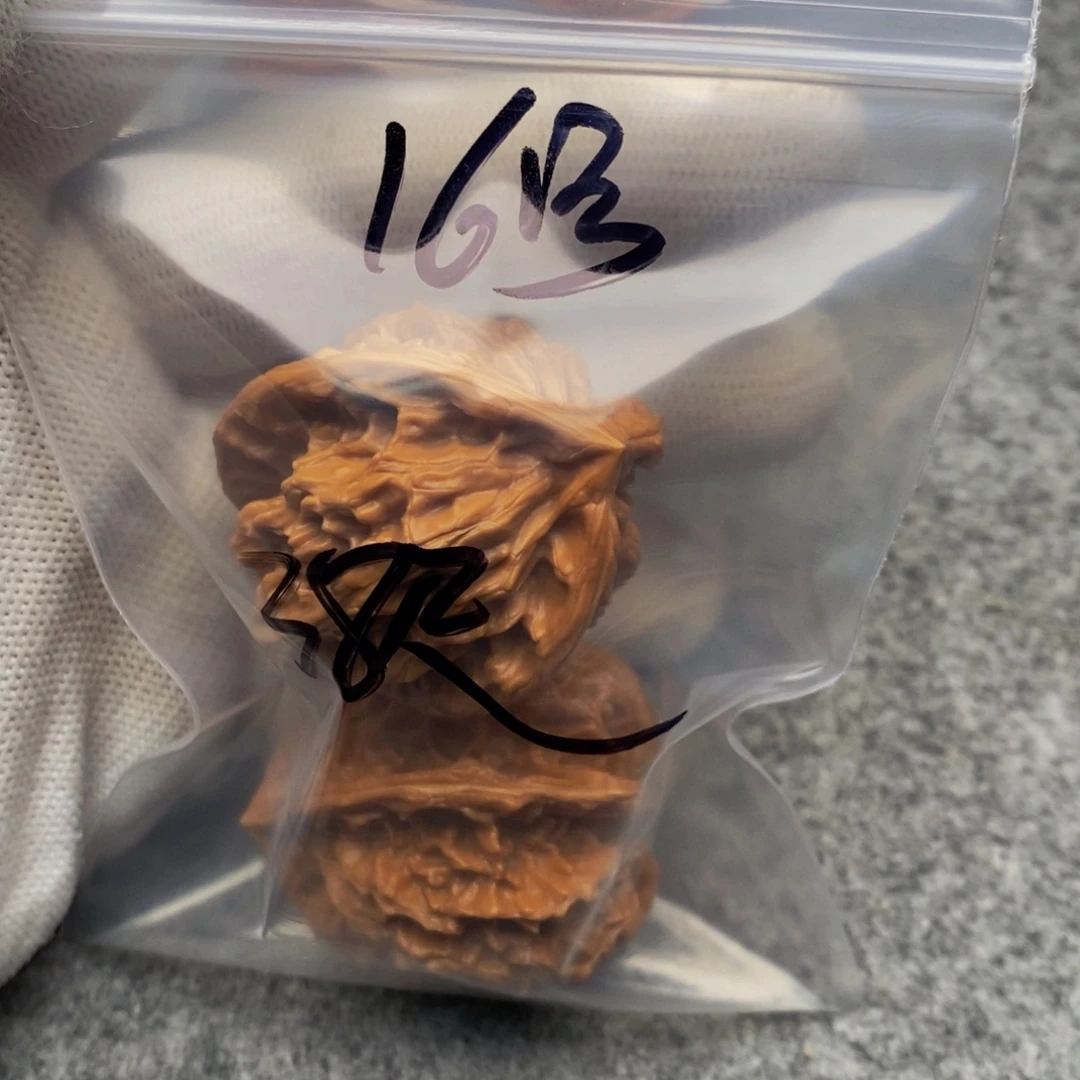 吊坠文玩核桃三棱
