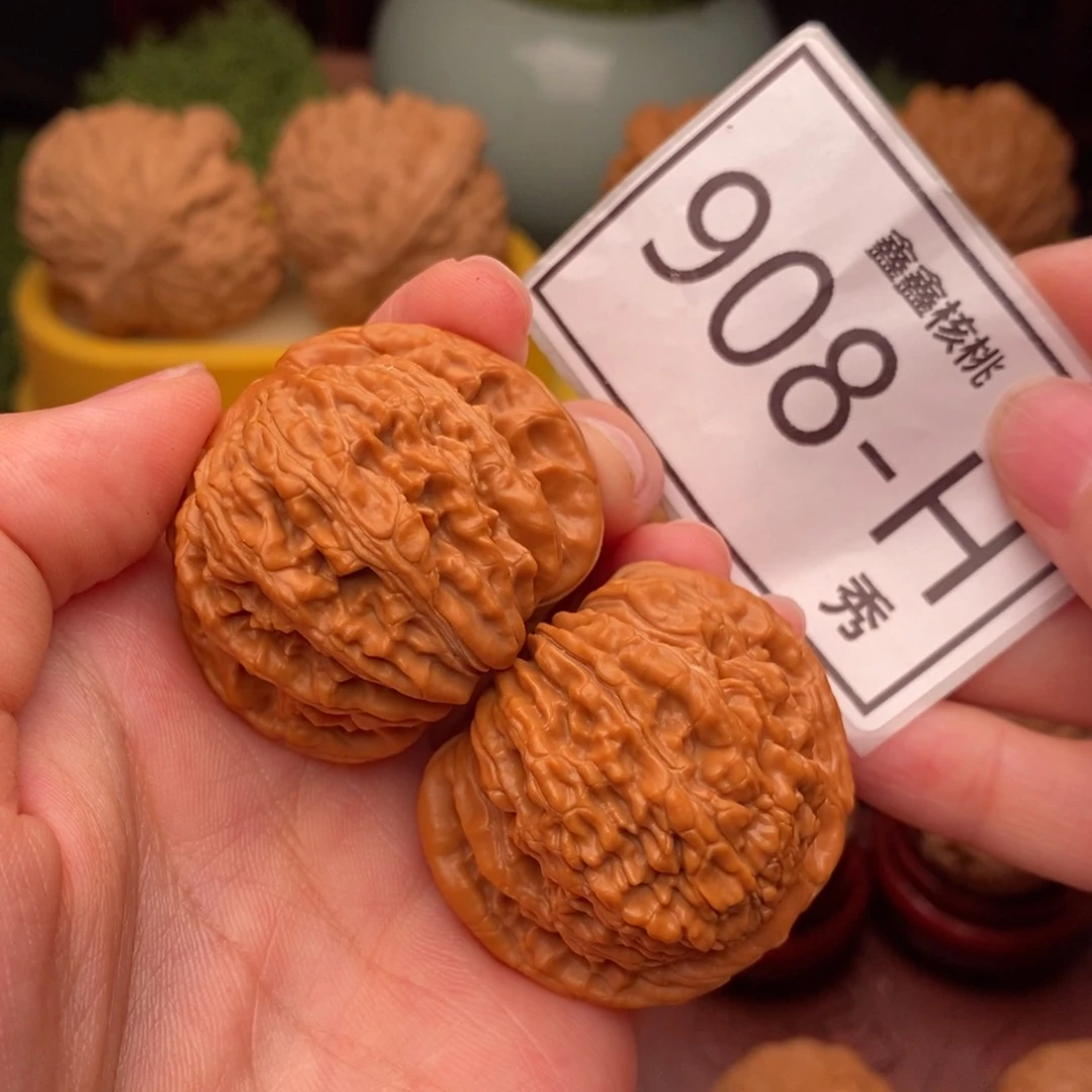 文玩核桃把件汉高楼40