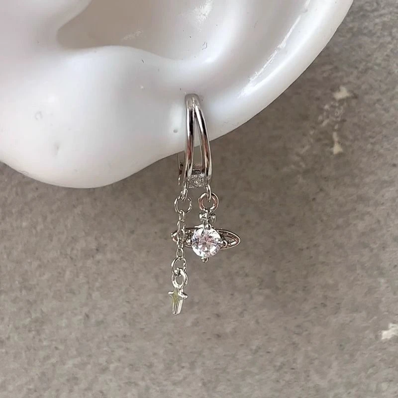 经典土星流苏吊坠耳骨钉2025新款小众设计感耳钉日常百搭甜酷耳扣