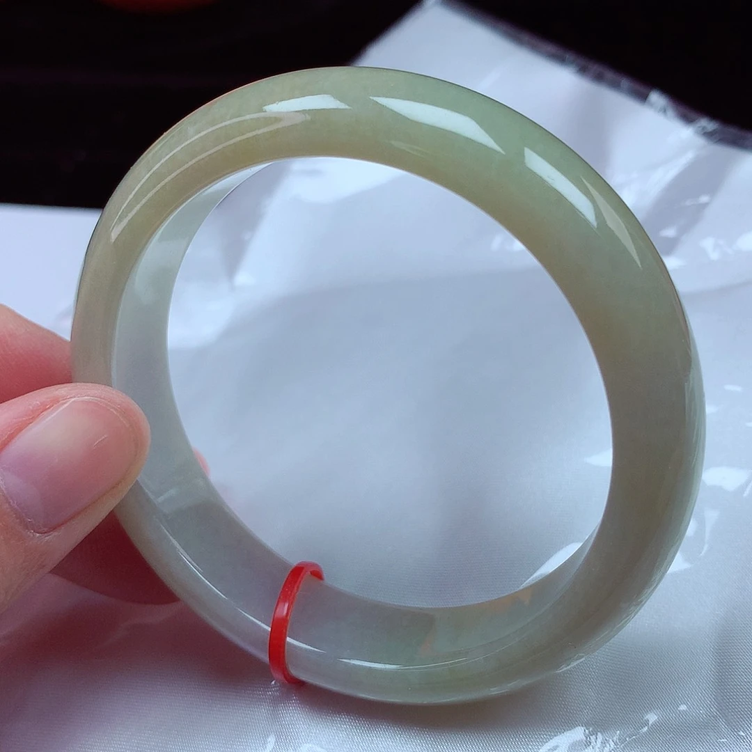 翡翠手镯未镶嵌57圈