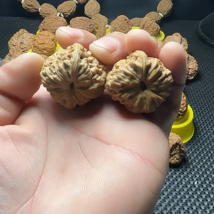 把件文玩核桃小高炮南疆34尺2