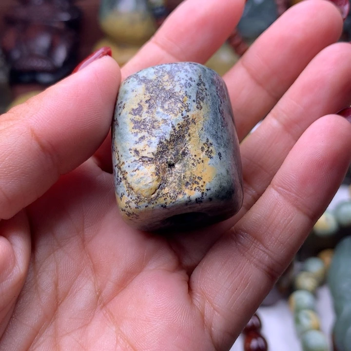 岫岩河磨玉（透闪石质玉）未镶嵌把件