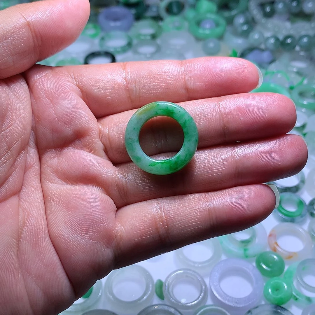 未镶嵌定制翡翠阿*