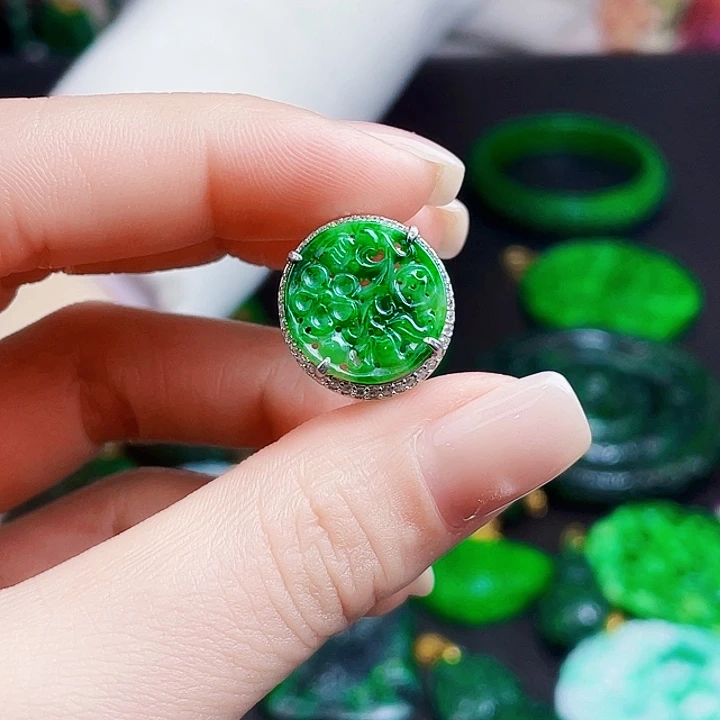 翡翠银S925镶嵌颈饰多样性