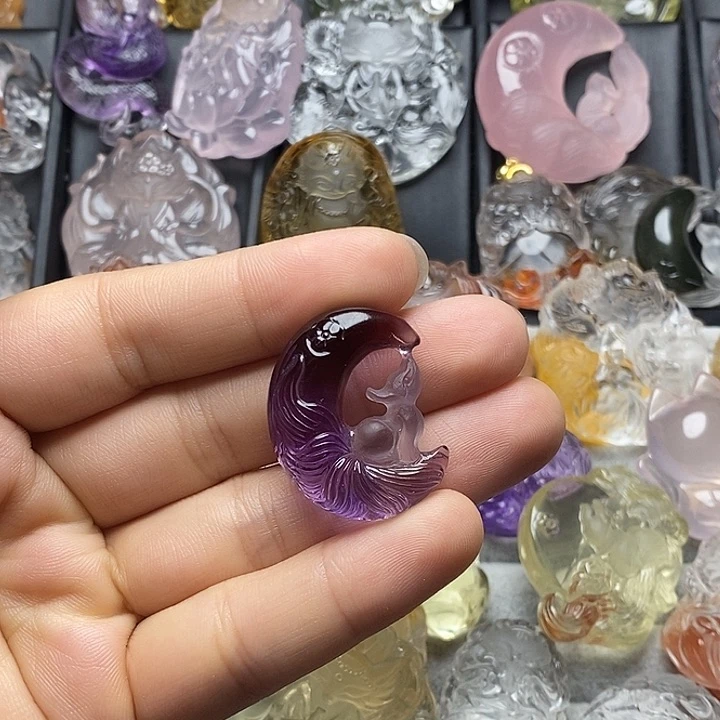 米***康未镶嵌颈饰水晶水晶吊坠