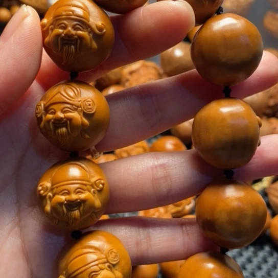 橄榄核吊坠光背财神头