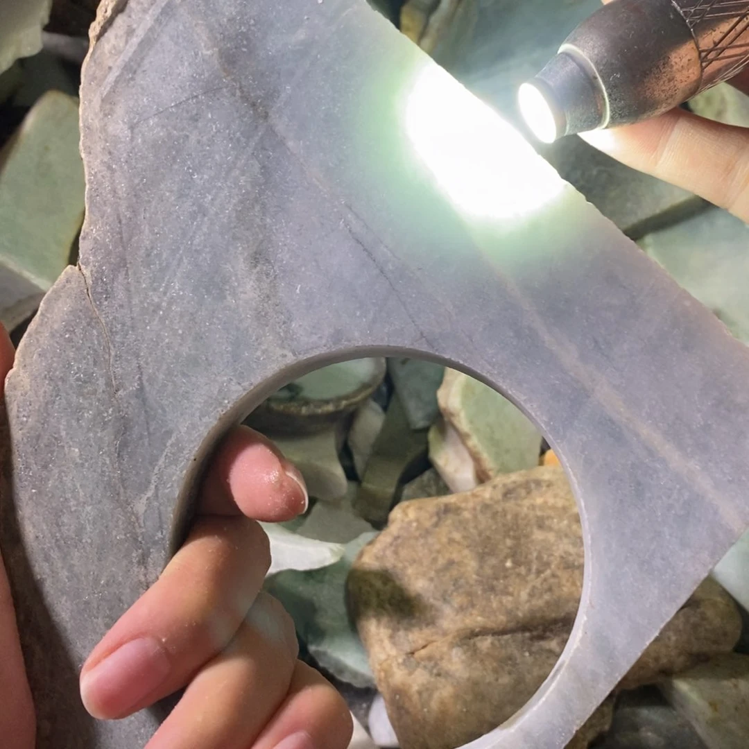 颈饰未镶嵌翡翠天然
