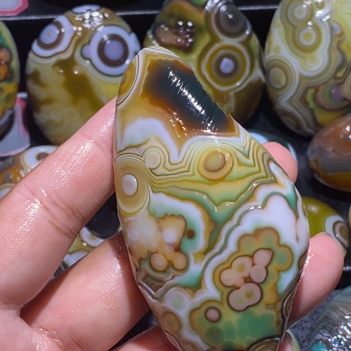 熙***沂玛瑙/玉髓未镶嵌珠宝奇石