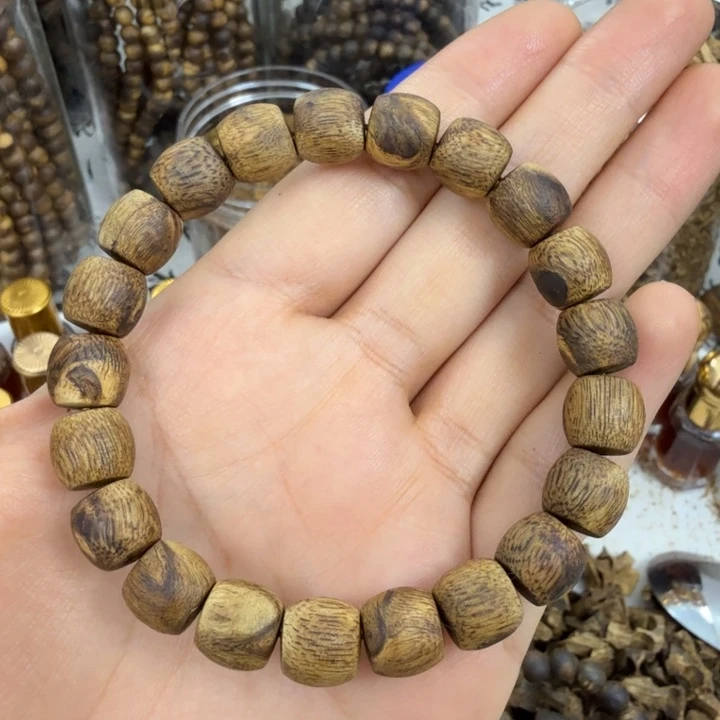 沉香手串绿奇楠陆河鼓珠卡十单圈