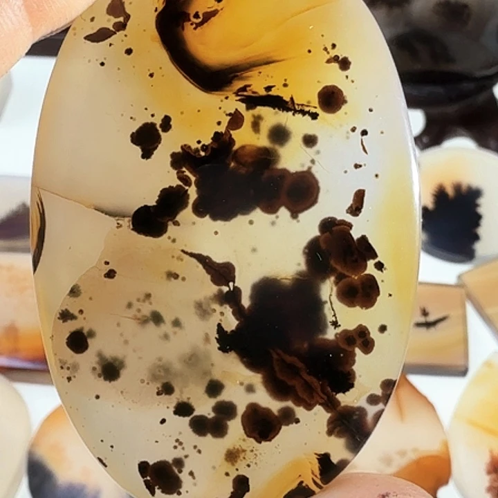 玛瑙/玉髓未镶嵌珠宝半成品