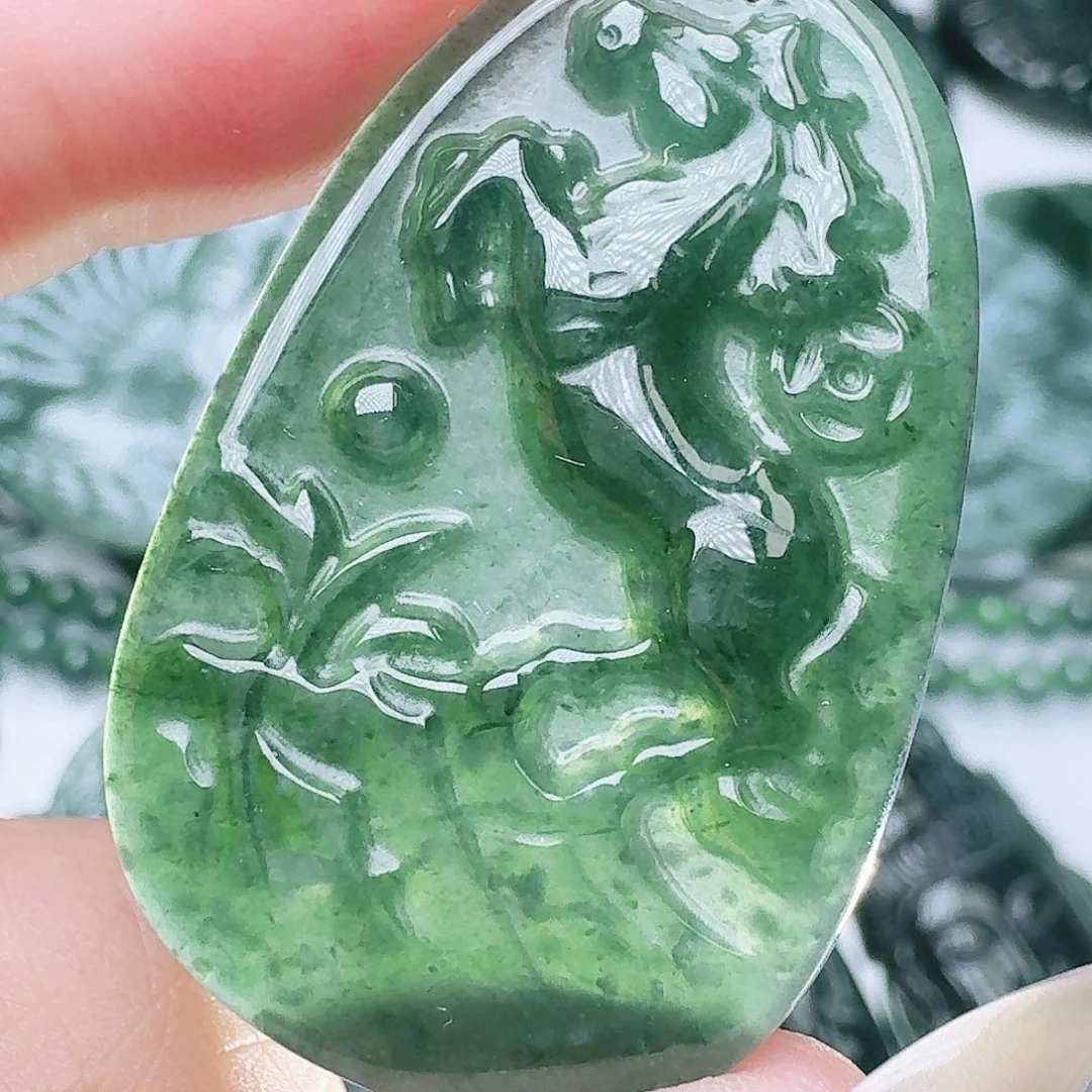 翡翠未镶嵌颈饰天然的A货翡翠多样性发其一