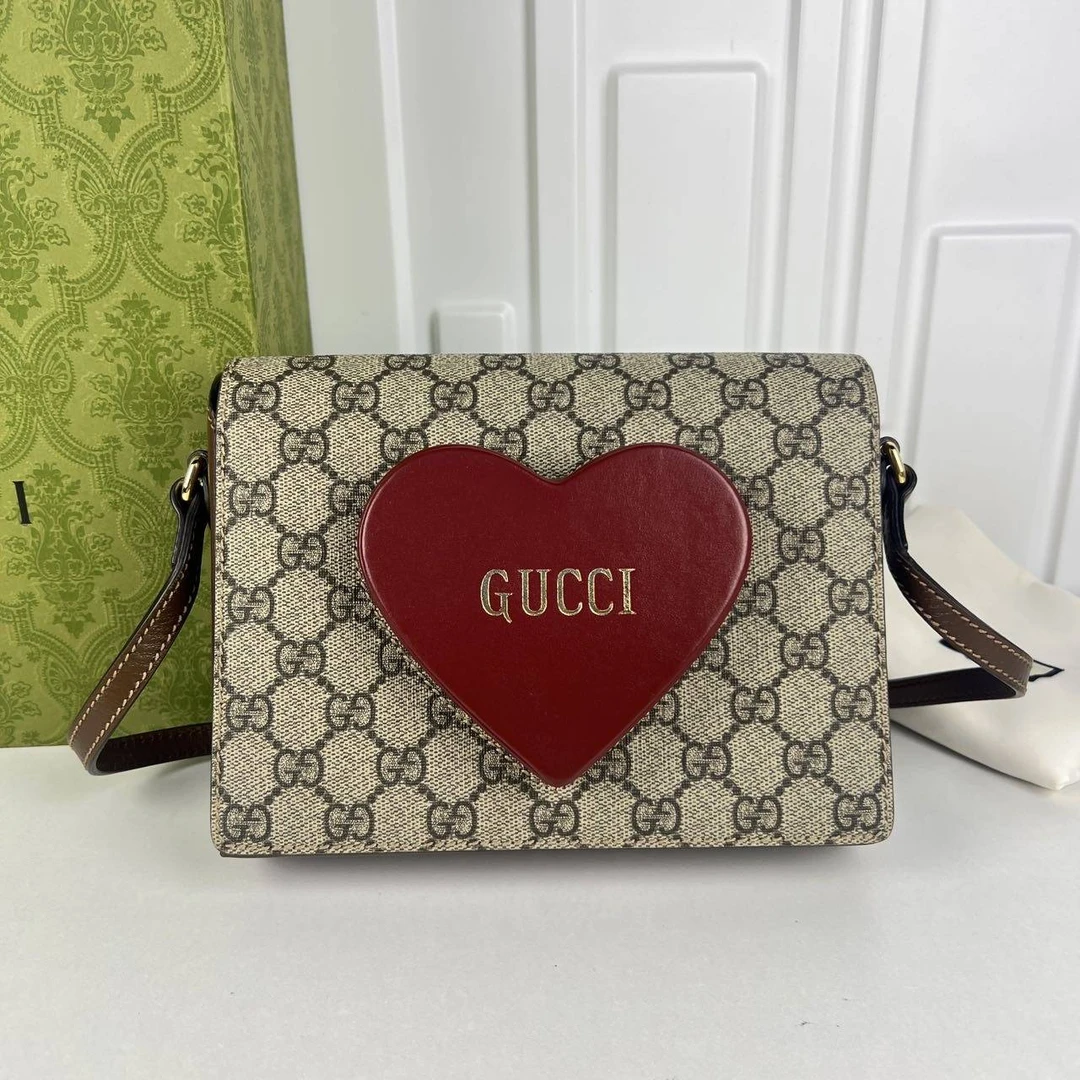 95新 GUCCI/古驰 思斯专属 古驰老花爱心包 THCI2472