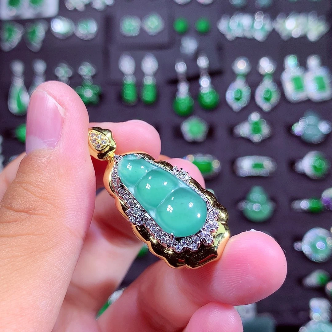 颈饰未镶嵌翡翠天然