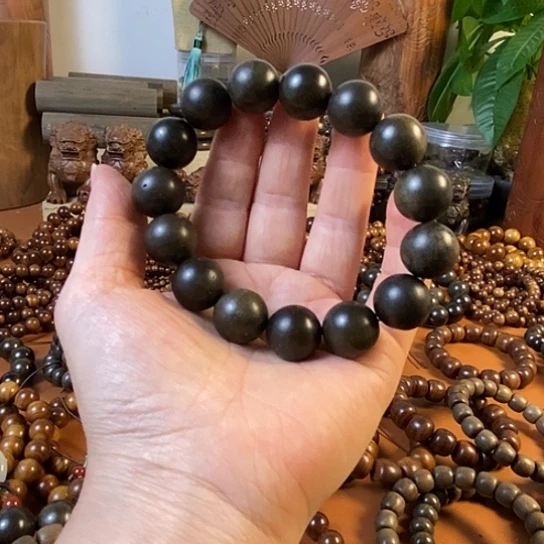 老山檀香老山檀香1.5微瑕阴沉