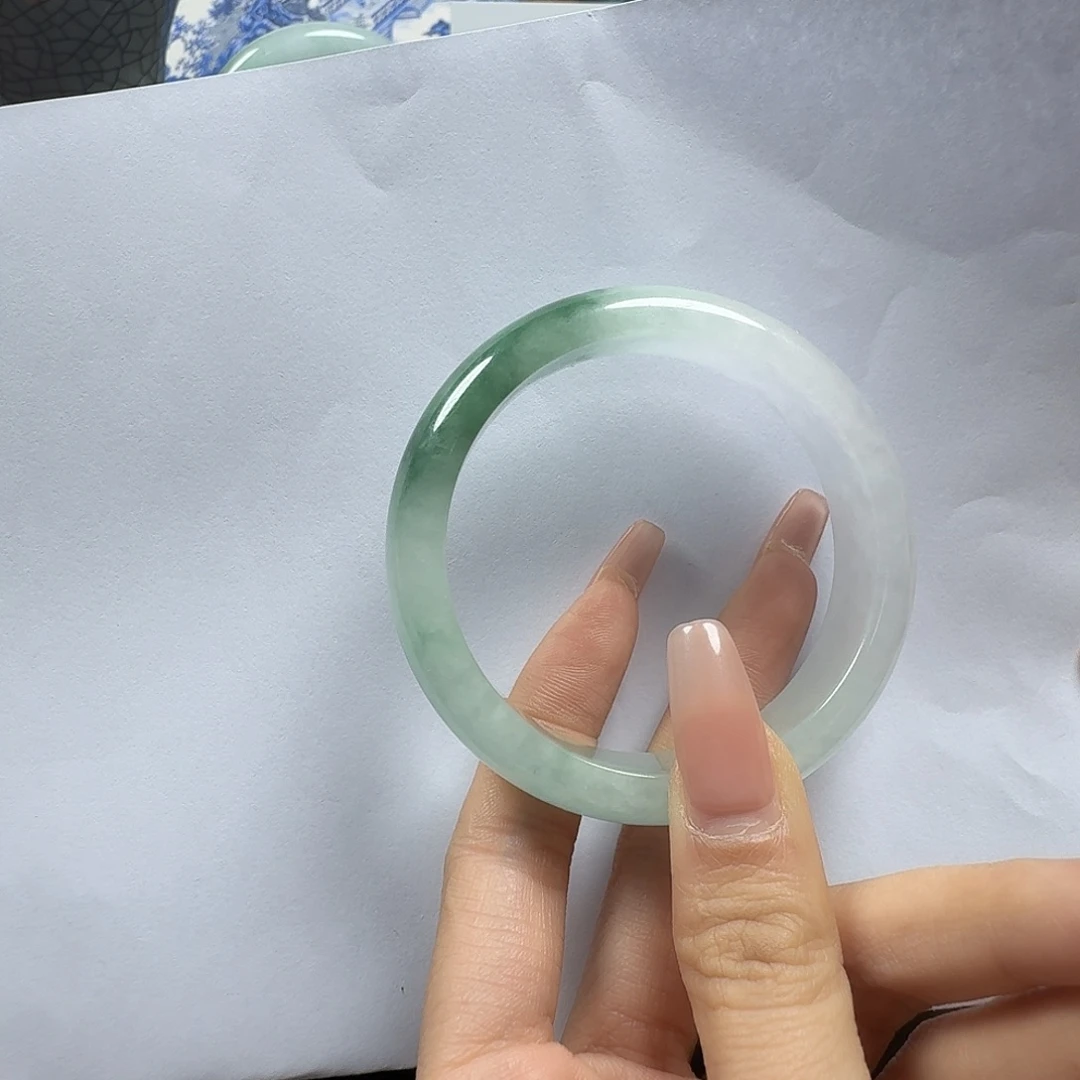 榕***姐珐琅非金属时尚冰透百搭手镯