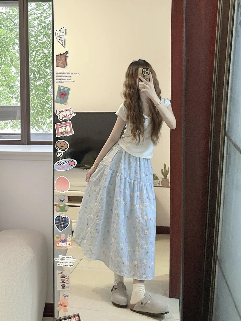 2025夏季新款韩系穿搭慵懒风白色短袖上衣女搭配碎花半身裙两件套