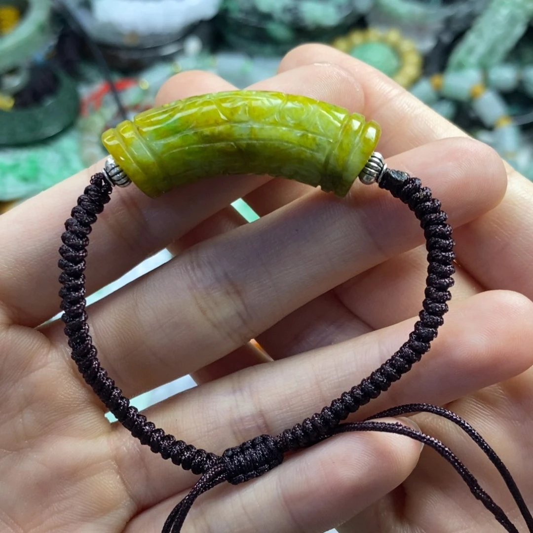 翡翠未镶嵌颈饰长****尔