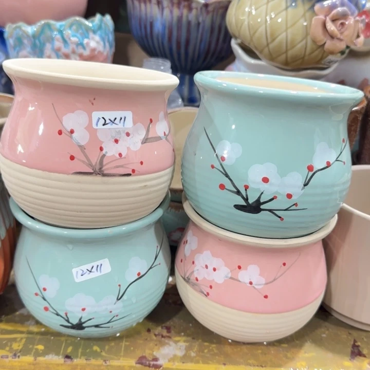 凑9块包邮，有孔，不清楚问客服