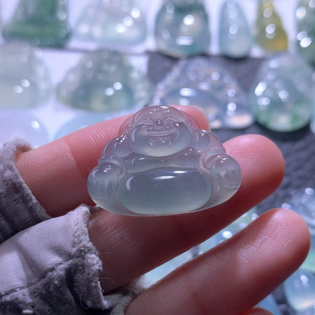 翡翠未镶嵌颈饰佛
