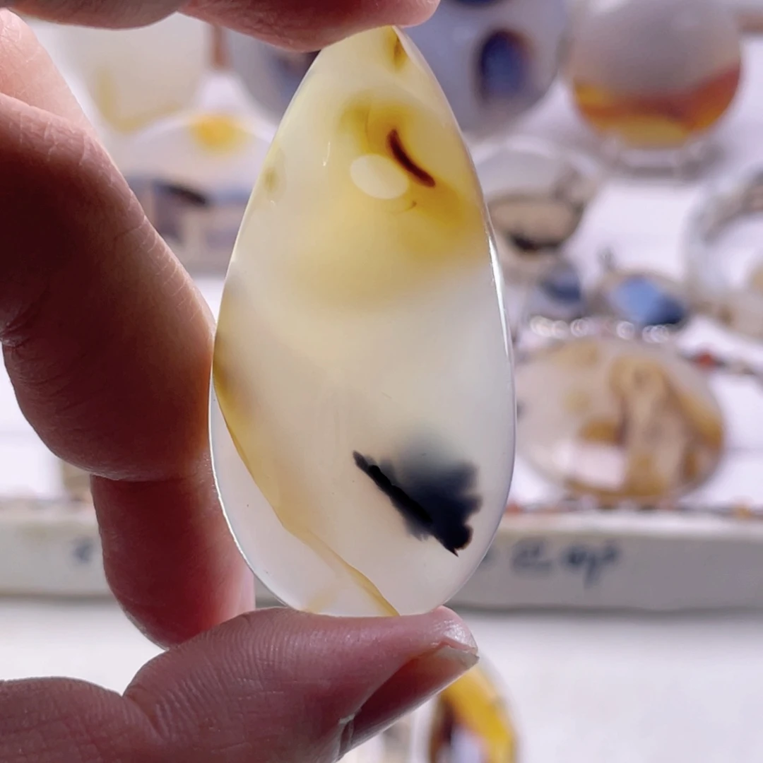 玛瑙/玉髓未镶嵌珠宝奇石