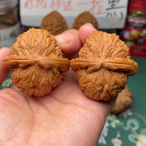 【闪购商品】文玩核桃把件45白狮子