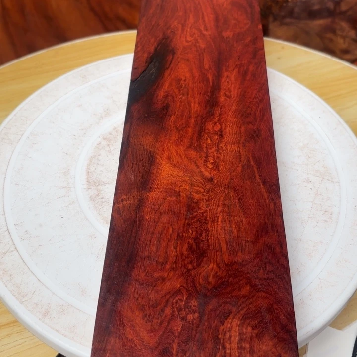 大叶紫檀（黑酸枝木类）