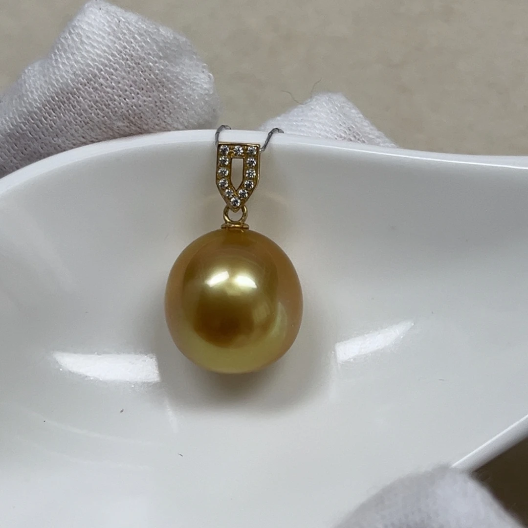 吊坠(不含链)海水珍珠18K金镶嵌13.3mm