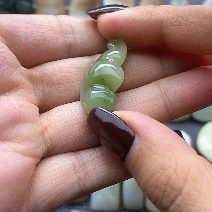 颈饰未镶嵌和田玉（糖玉）