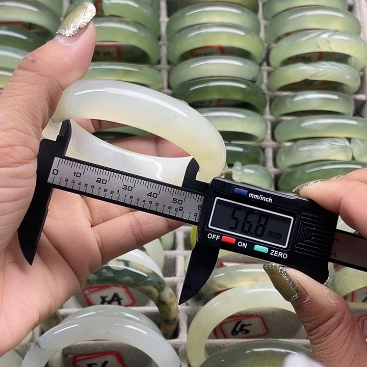 蛇纹石玉未镶嵌手镯75