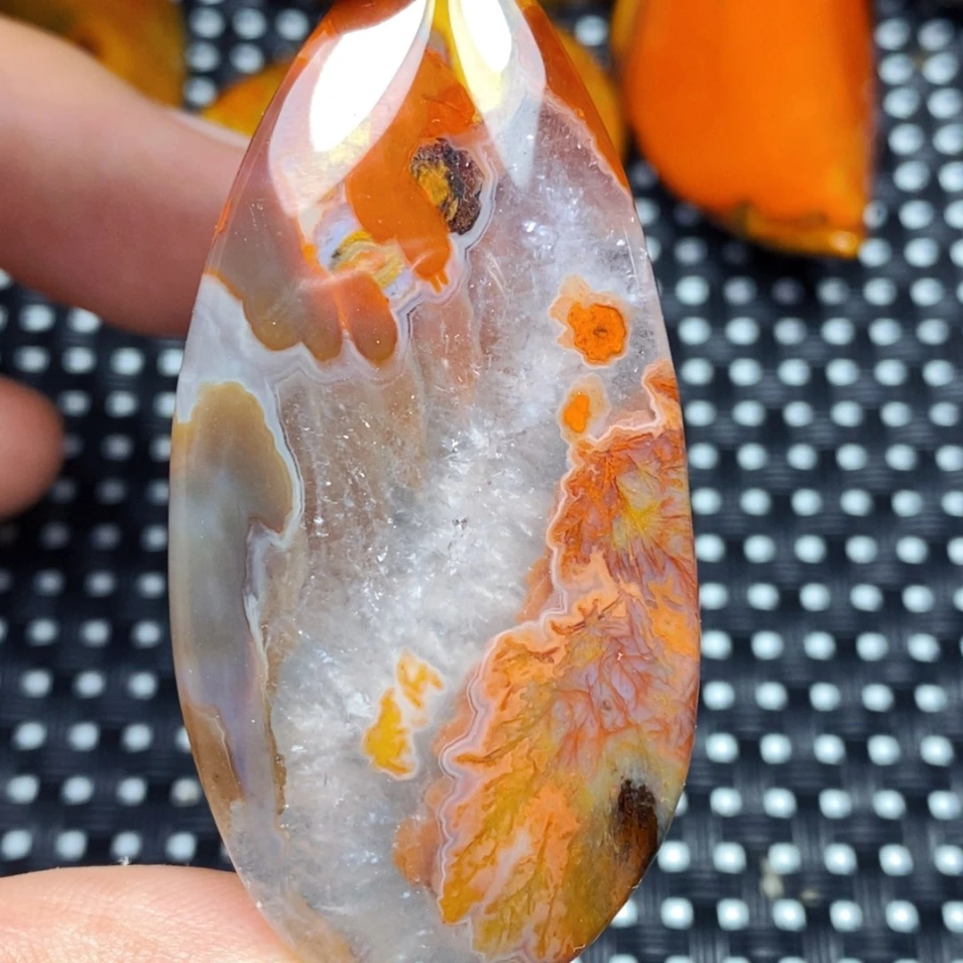 未镶嵌颈饰玛瑙/玉髓九**剧