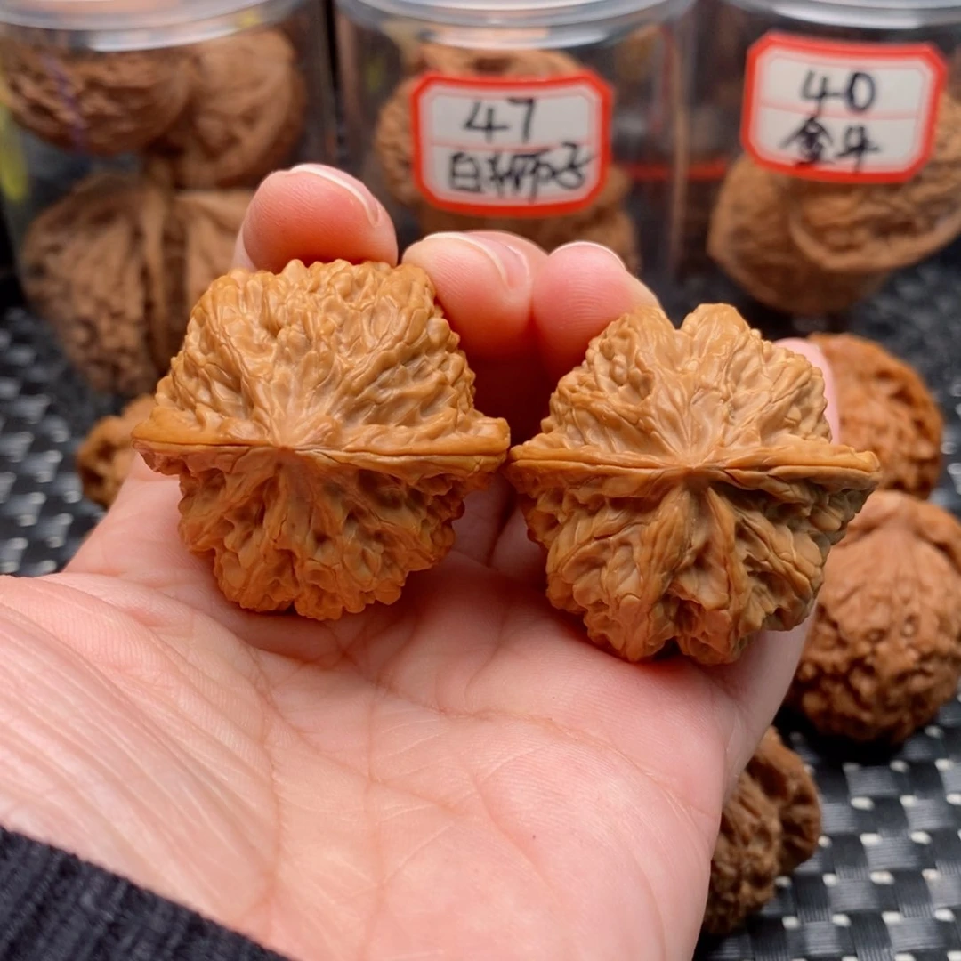 吊坠文玩核桃38粗筋