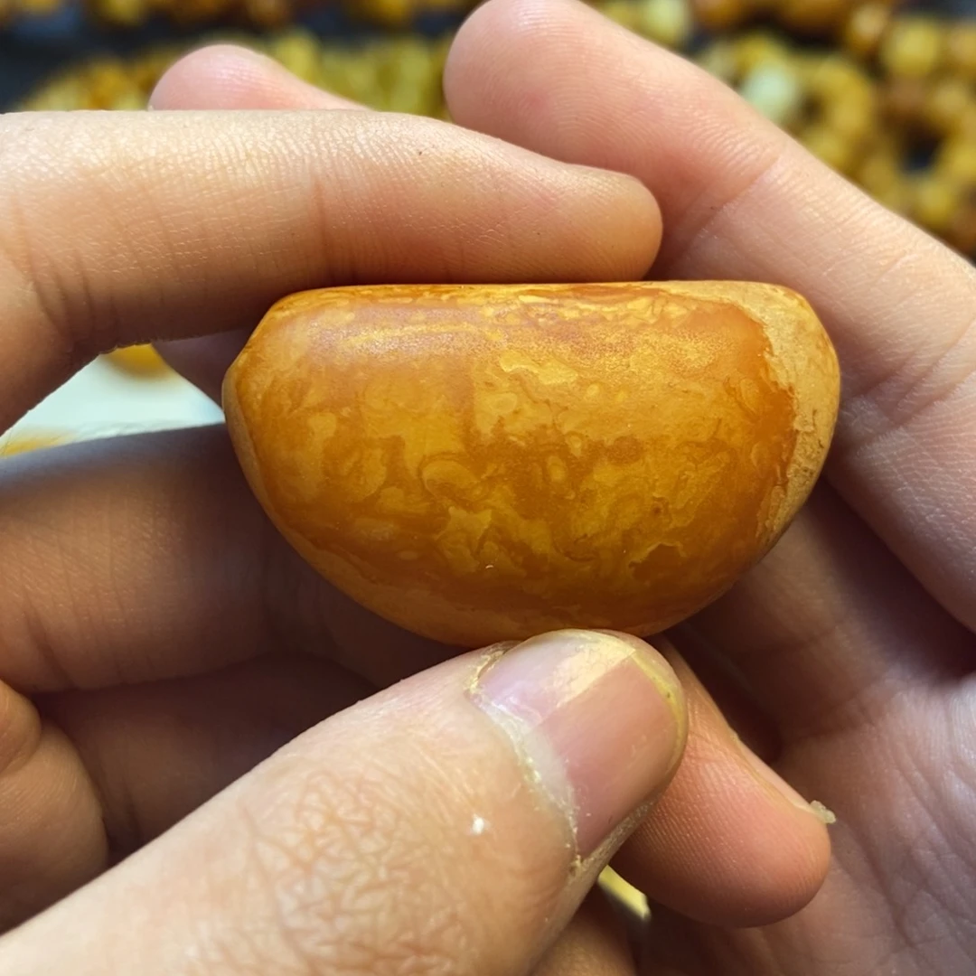 琥珀足铂镶嵌珠宝奇石