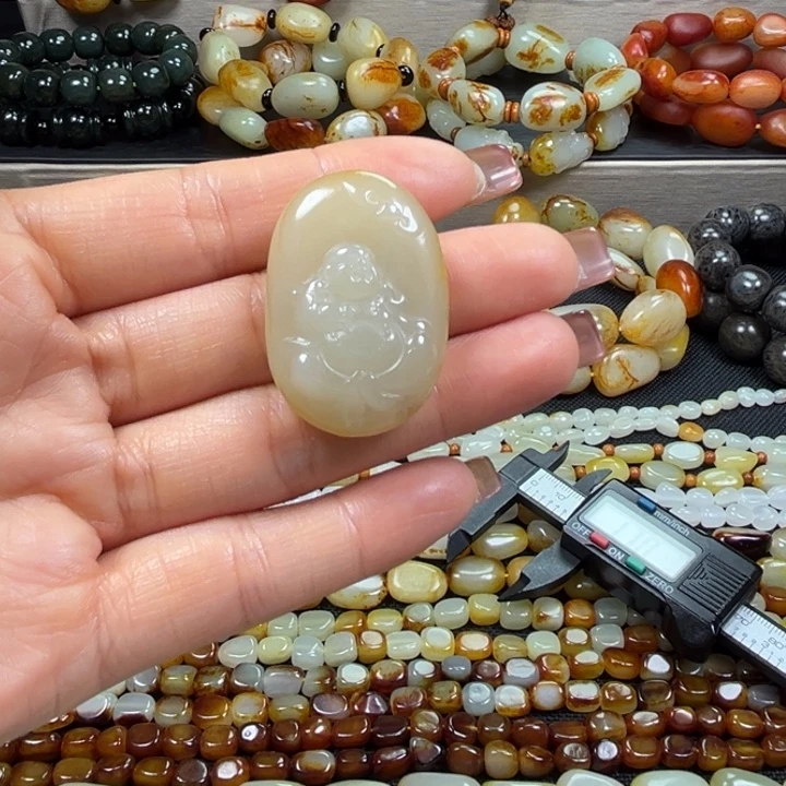 和田玉未镶嵌手串